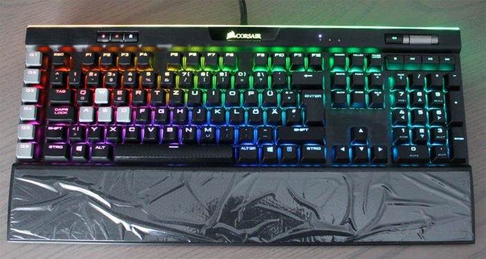 RGB bei der Corsair K95