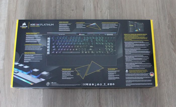 Verpackung von der Corsair K95 RGB